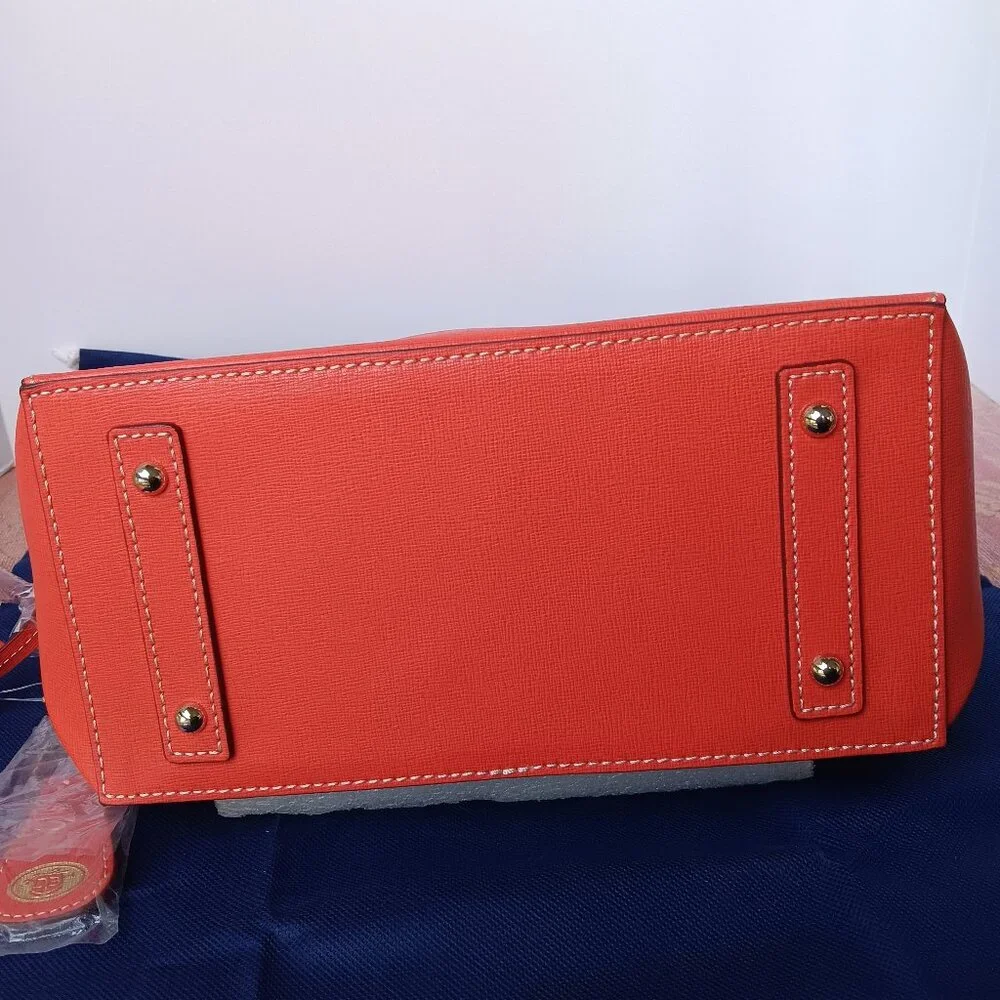 Dooney & Bourke 